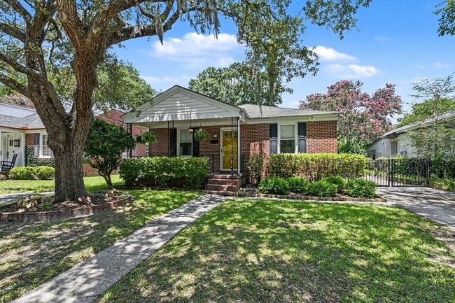Building Photo - 12 Colleton Dr