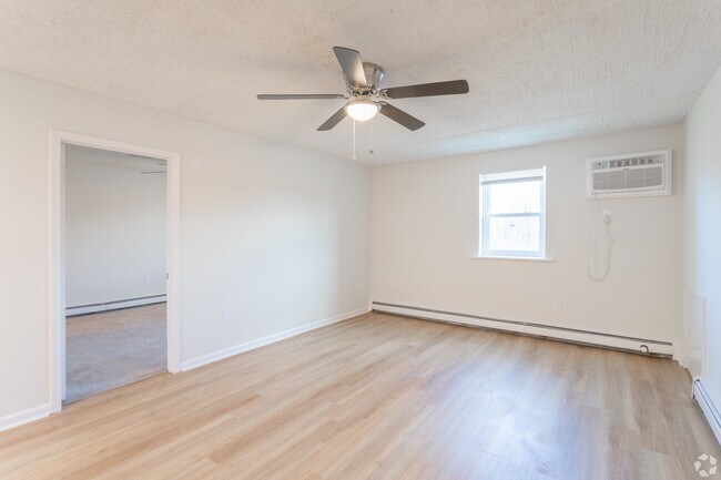 Foto del edificio - Riveredge Square Apartments