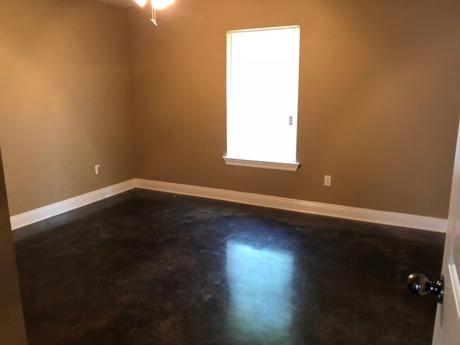 Building Photo - 15041 Tall Tines Drive