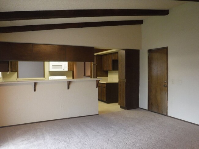 Building Photo - 3 Bedroom Home in Placer Hills With Greenb...