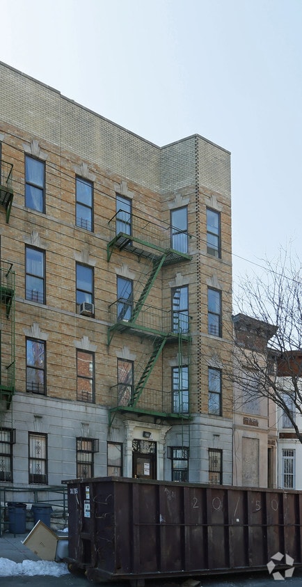 Primary Photo - 862 Macon St