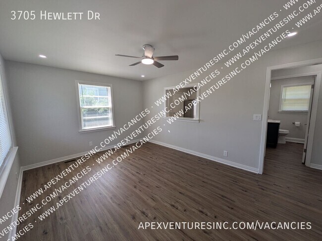 Foto del edificio - 3705 Hewlett Dr