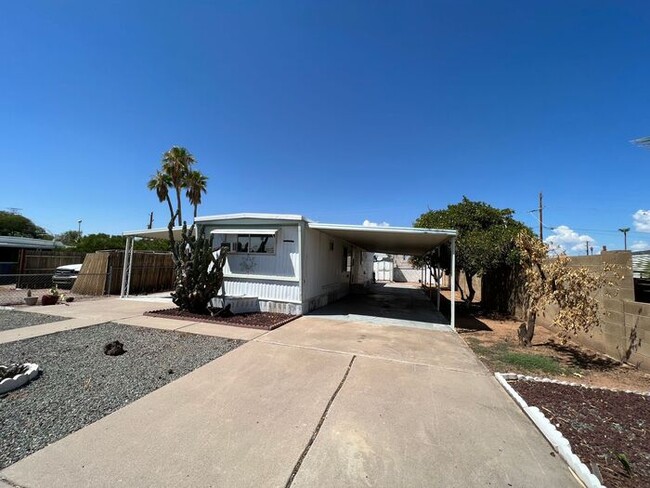 Building Photo - 2 bedroom, 1.5 bath mobile home!