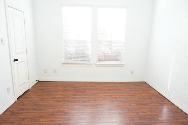 Building Photo - 10217 Brooktree Dr