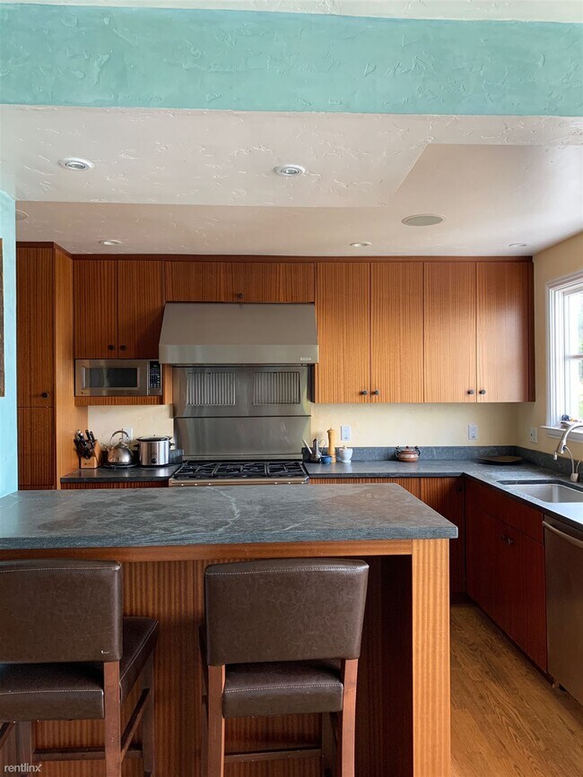 Building Photo - 4 br, 2.5 bath House - 120 Belgrave Avenue