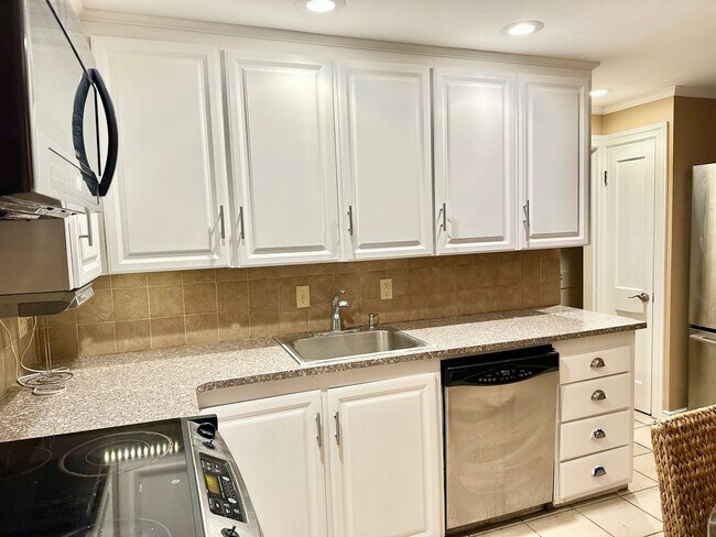 Foto del edificio - Updated 4 Bedroom House