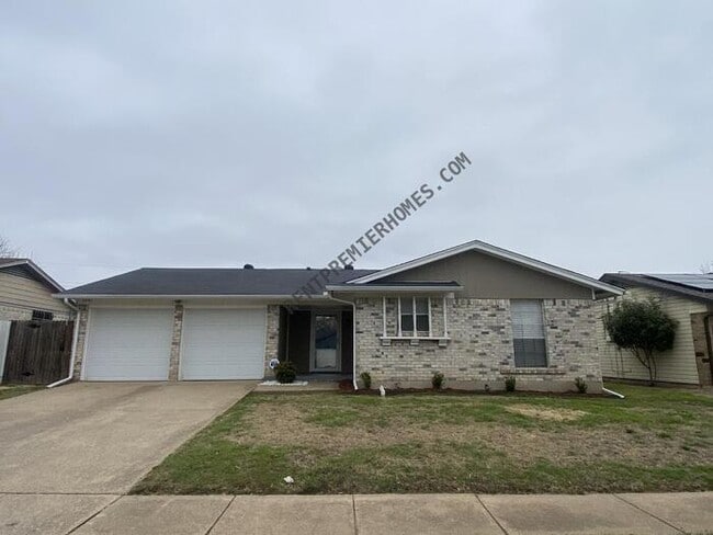 Building Photo - 3441 Silverhill Dr