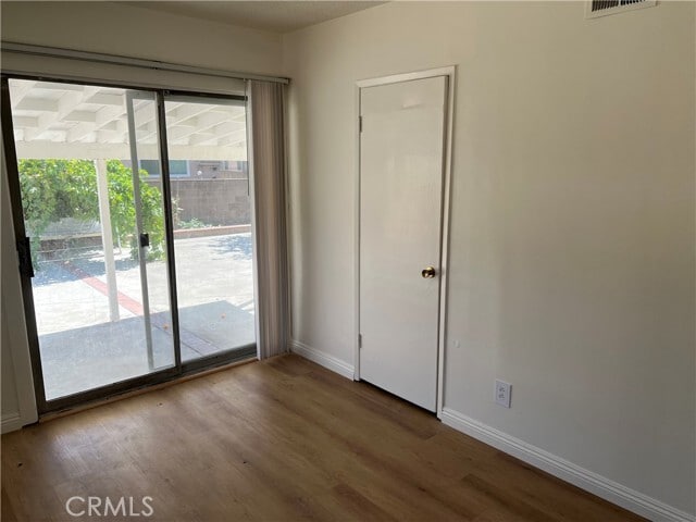 Foto del edificio - 16208 Maidstone Ave