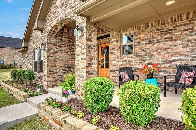 Building Photo - 3818 Sumner Ct