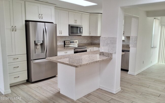 Building Photo - 434 S Vista Del Rio