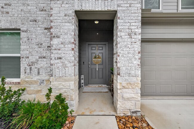 Foto del edificio - 24726 Cedar Ln