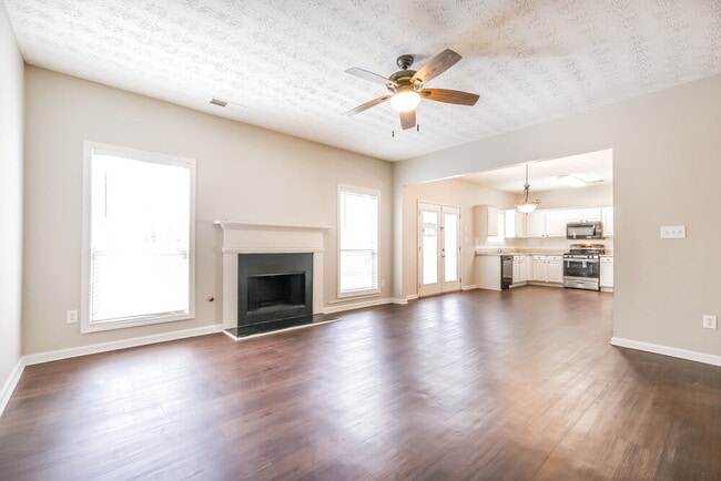 Building Photo - 251 Winthrop Ln