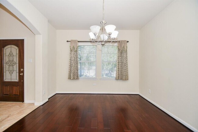 Building Photo - 6311 Thornton Dr