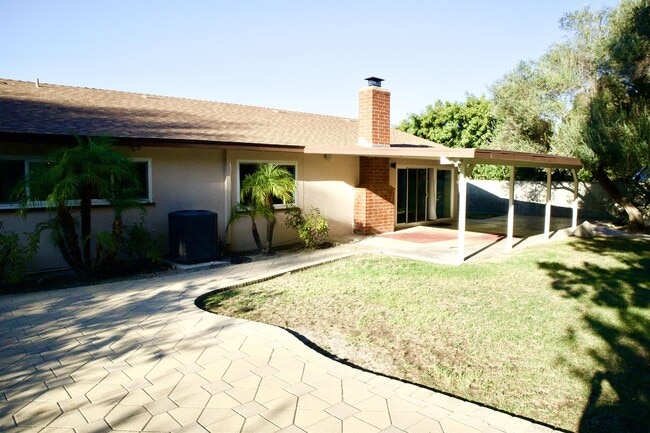 Building Photo - 26665 Whitehorn Dr