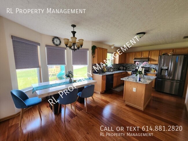 Foto del edificio - COMING SOON!!!-Beautiful 3 Bedroom 2.5 Bat...