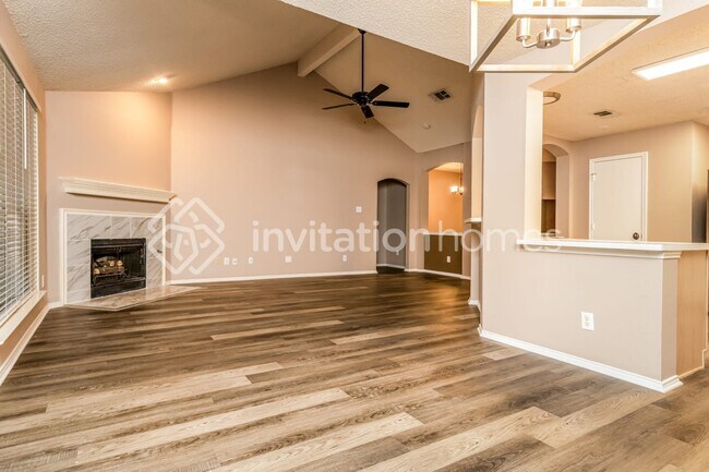 Building Photo - 1010 Barkridge Dr
