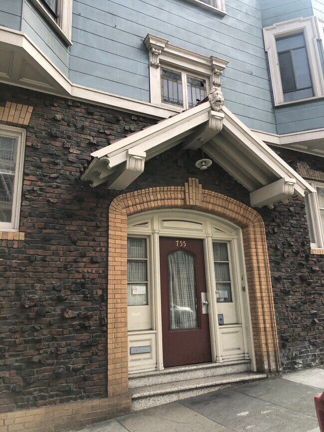 Building Photo - 755 Pine St