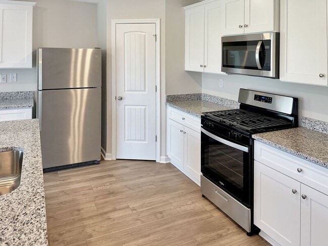 Building Photo - 3231 Quintana Dr