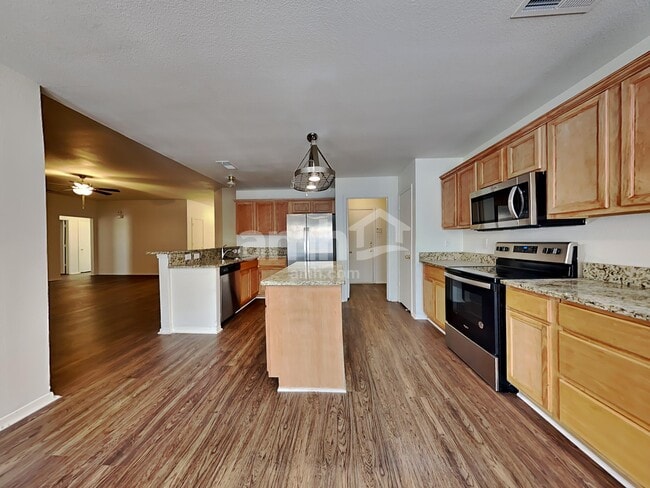 Building Photo - 512 Timber Dr