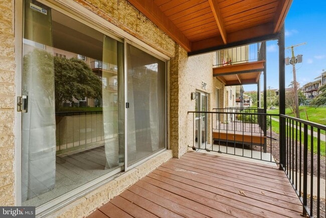 Building Photo - 5406 85th Ave