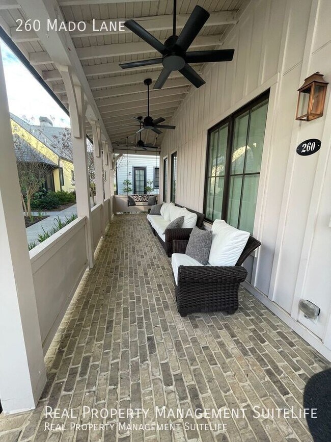 Building Photo - 4 bedroom Classic Serenbe Farmhouse