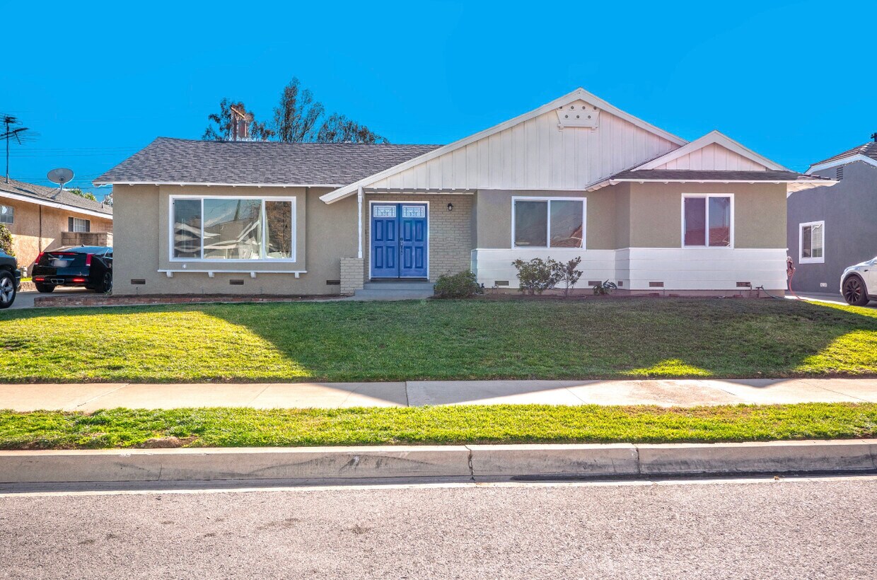 Primary Photo - 1532 E Algrove St
