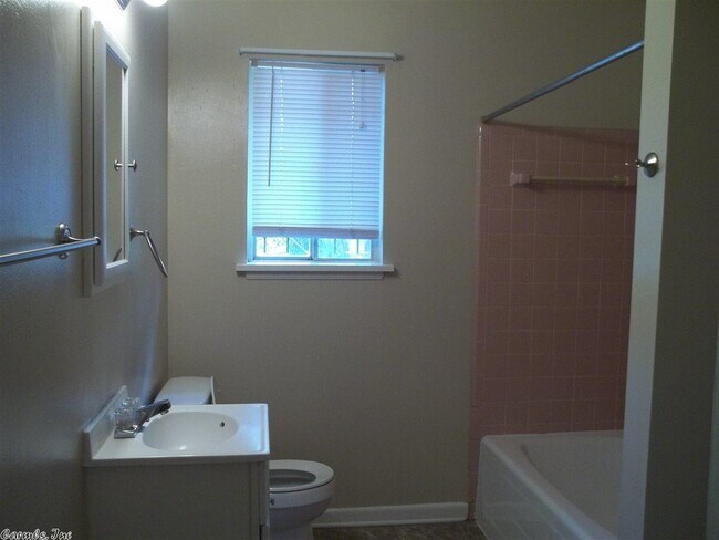 Foto del edificio - 4206 N Locust St