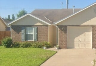 Building Photo - 809 Walters Dr