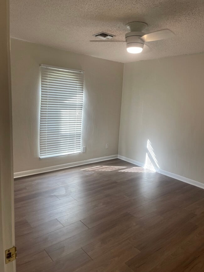 Foto del edificio - 604 Kees Cir