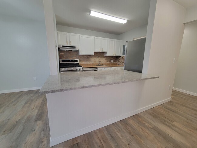 Building Photo - 281 Gardner Ave