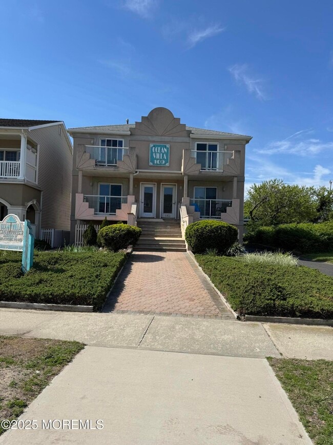 Building Photo - 109 2nd Ave