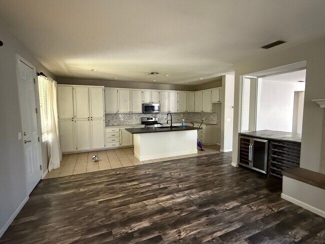 Foto del edificio - 9644 Crisswell Dr