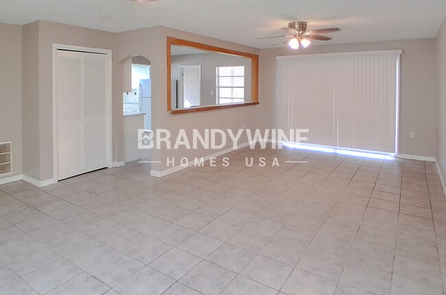 Building Photo - 9923 Woodridge Ct