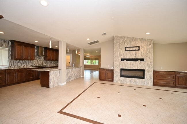 Foto del edificio - 2127 Lamonte Ln
