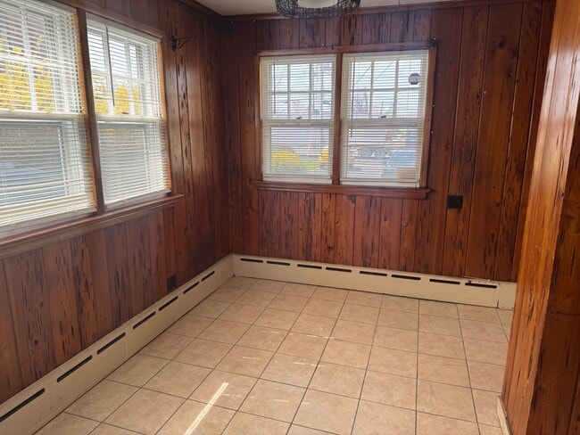 Building Photo - 1424 Saint Georges Ave