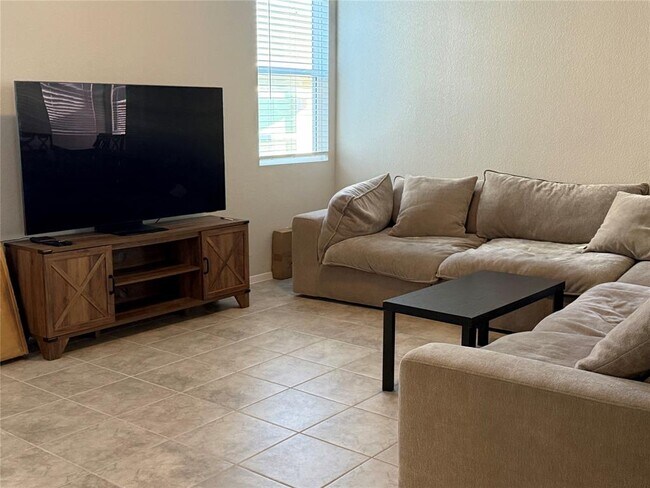 Building Photo - 2713 Paragon Fox Dr