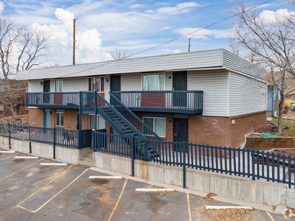 1275 Winona Apartments in Denver, CO