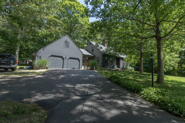 Building Photo - 17 Harvey Ln