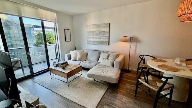 Foto principal - 801 S Miami Ave