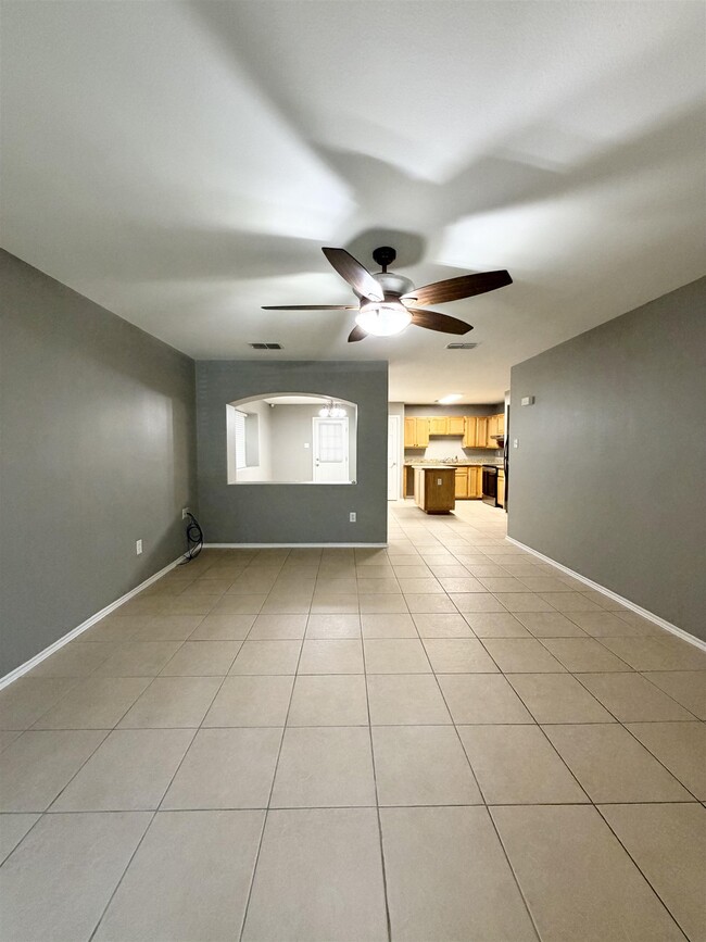 Building Photo - 11111 Revilla Dr