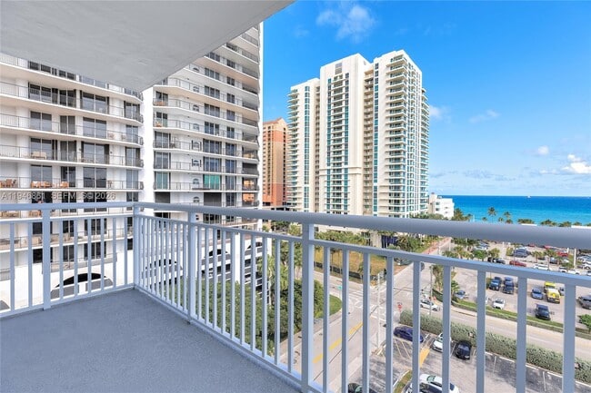 Foto del edificio - 200 S Birch Rd