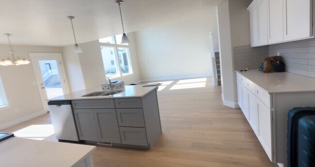 Foto del edificio - 13646 S Watts Ln