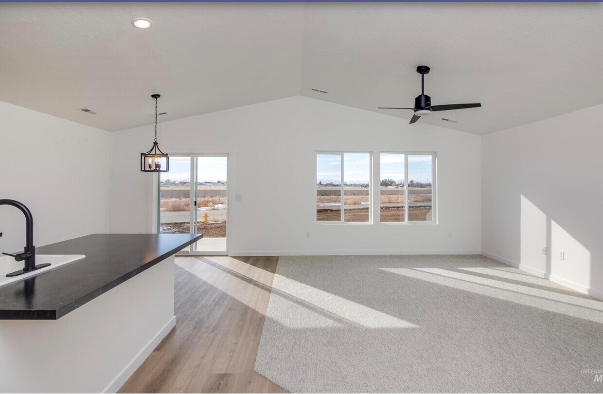 Foto del edificio - 7557 E Flyway St