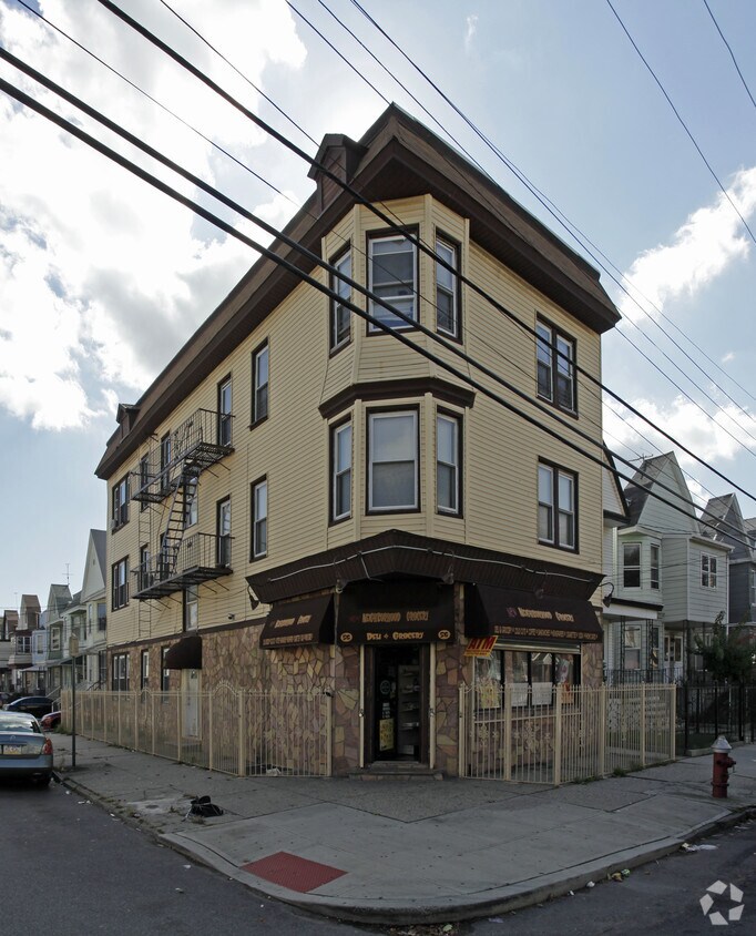Primary Photo - 56 Rutgers Ave
