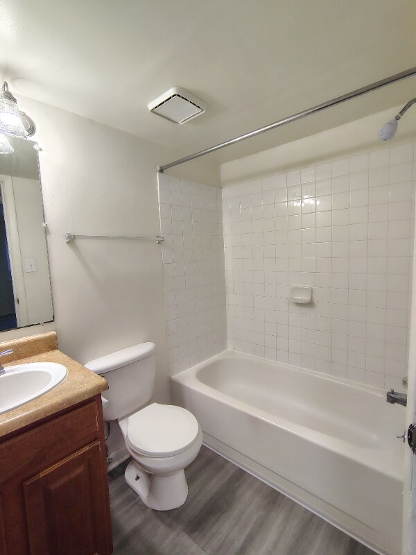 Building Photo - 600 Reusens Rd