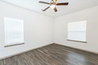 Building Photo - 8501 Casa Verde Rd