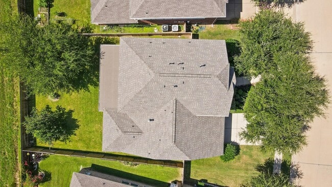 Building Photo - 714 Coggins Point Way