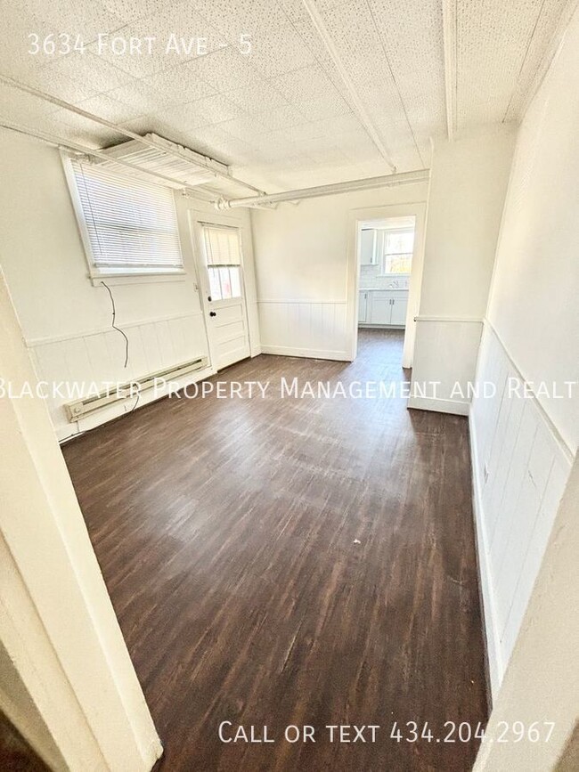 Building Photo - One Bedroom Apartment off Fort Avenue! All...