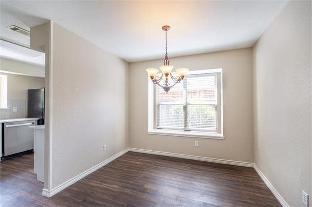Building Photo - 900 Ledgemont Dr