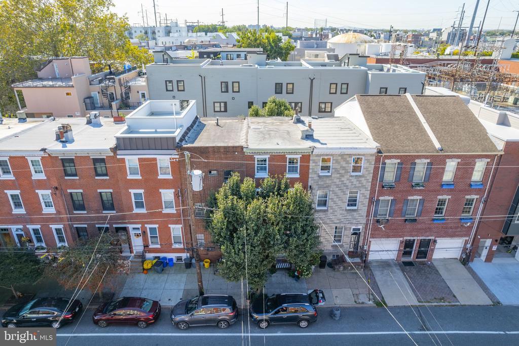 Primary Photo - 2526 Christian St